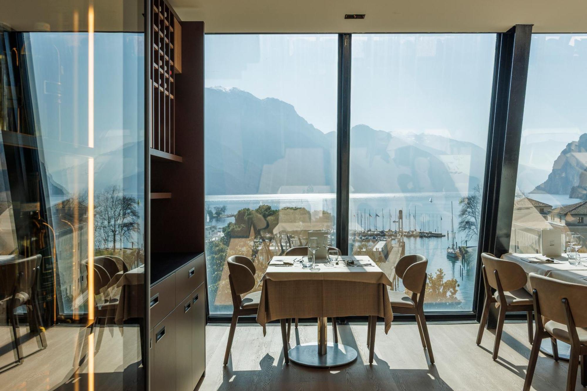 Grand Hotel Riva Exterior photo