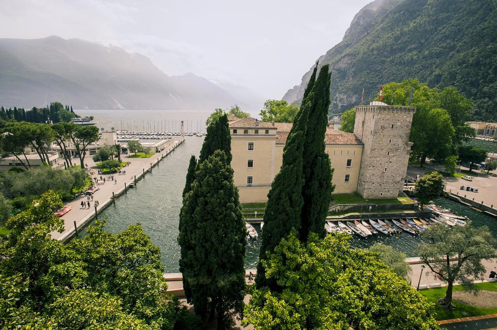 Grand Hotel Riva Exterior photo